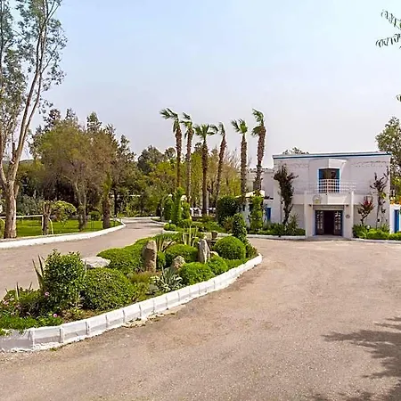 מלון Club Muskebi 4*